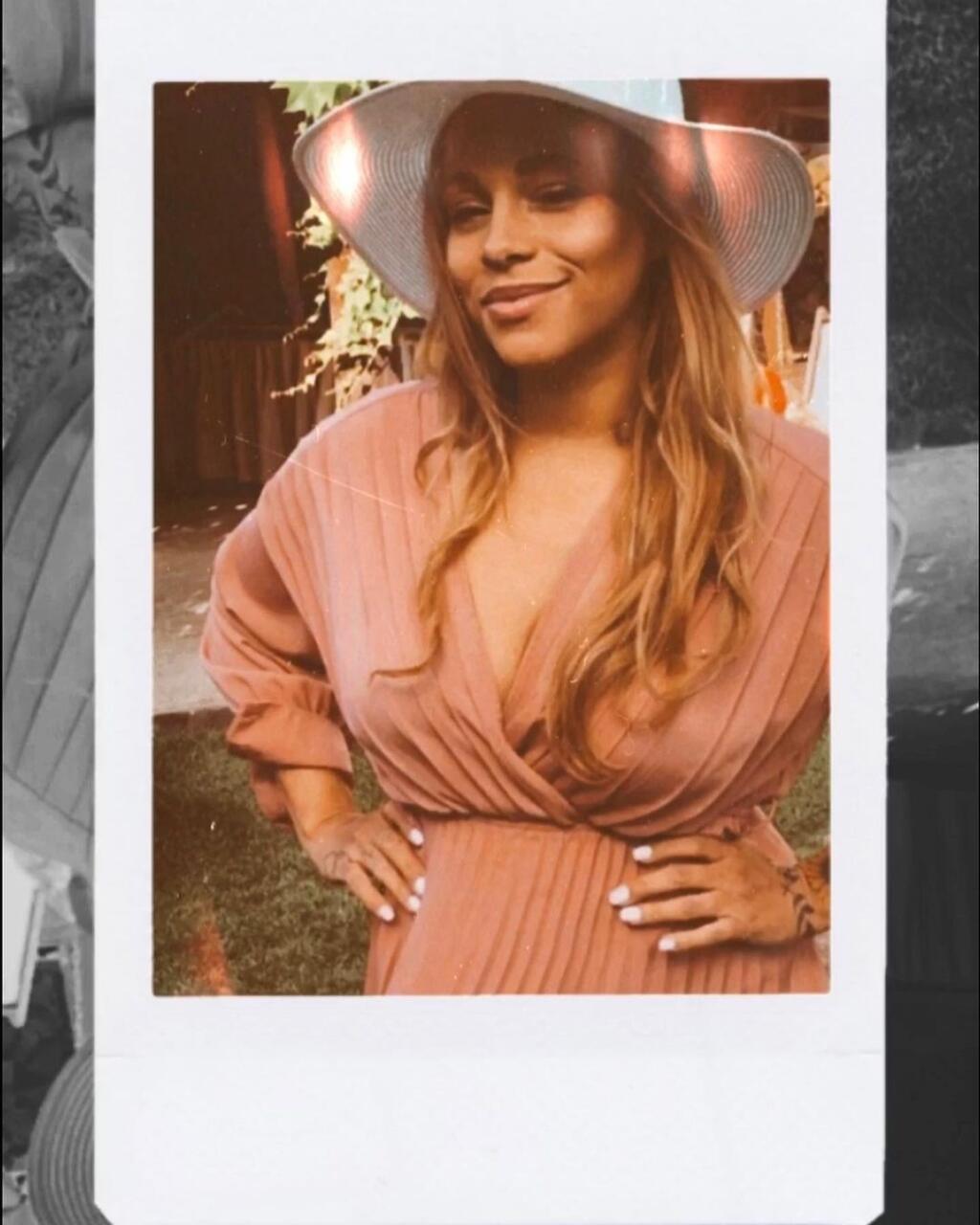 Speváčka Tina