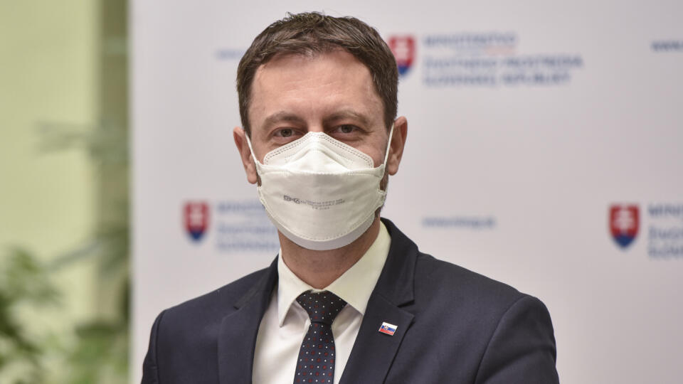 Na snímke predseda vlády SR Eduard Heger počas tlačovej konferencie Ministerstva životného prostredia SR pri príležitosti Dňa Zeme 22. apríla 2021 v Bratislave. FOTO TASR - Pavol Zachar