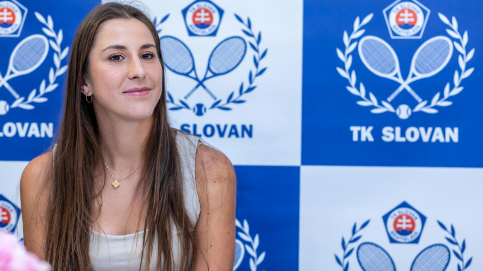 Na snímke je švajčiarska tenistka Belinda Benčič počas tlačovej konferencie na TK Slovan Bratislava. 