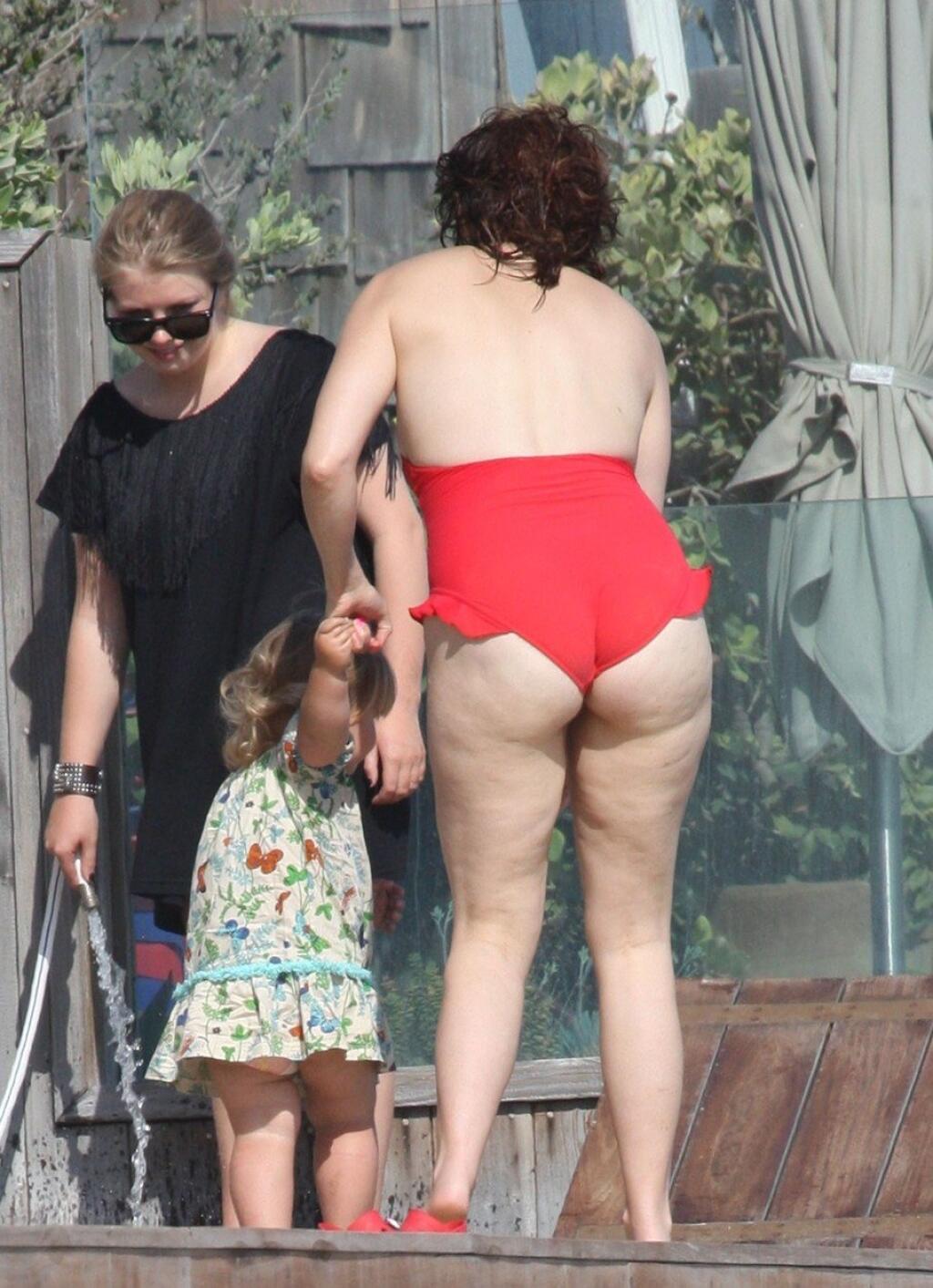 helena bonham carter bikini - muakarawang.com.