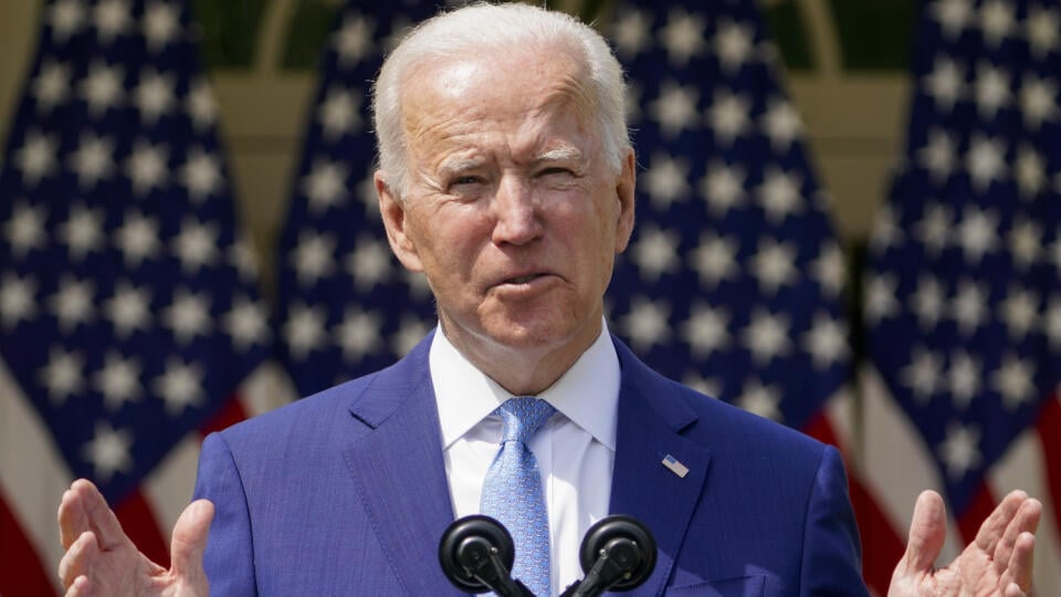 KK69 Washington - Na archívnej snímke z 8. apríla 2021 americkŕe prezident Joe Biden hovorí vo Washingone. Americký prezident Joe Biden požiadal Kongres o výrazné zvýšenie výdavkov na boj proti zmene podnebia, násiliu so zbraňami a na podporu vzdelávania v rámci návrhu svojho prvého rozpočtu, ktorý predstavuje ostrý odklon od politiky jeho predchodcu Donalda Trumpa. Rozpočet vo výške 1,5 bilióna USD (1,26 bilióna eur) počíta s miliardovými investíciami do verejnej dopravy a životného prostredia,