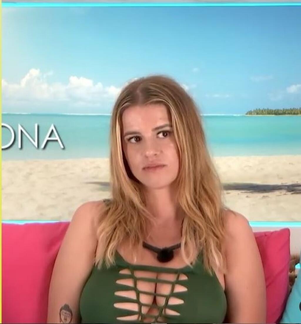 Simona z Love Island.