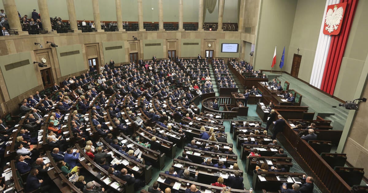 Sejm zatwierdza nowelizację reformy, uwalnia środki unijne