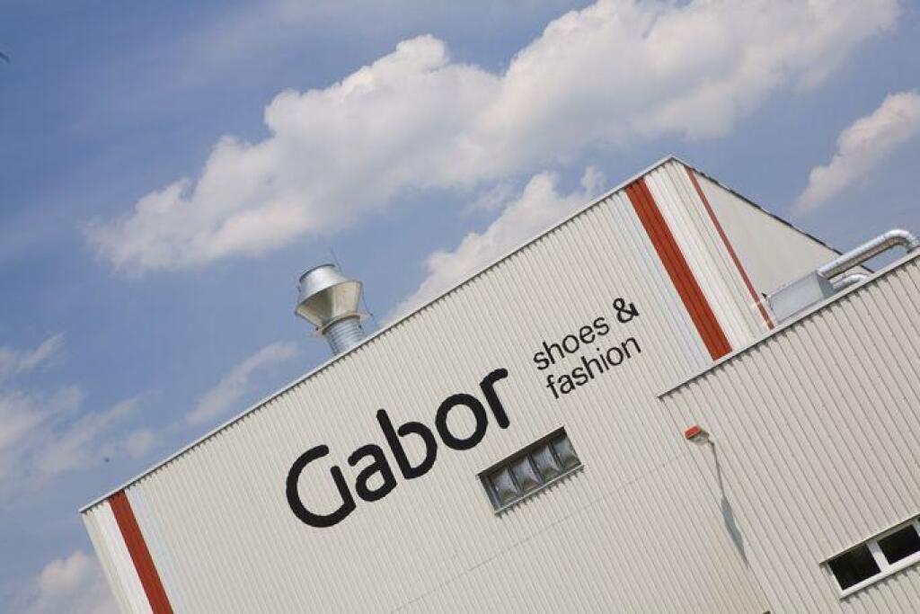 Gabor vyrobil opäť menej topánok, ale zarobil viac