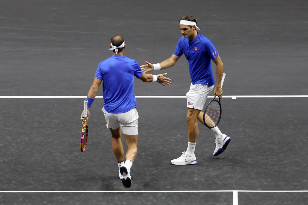 Federerovi sa splnil sen a posledný zápas kariéry si zahral po boku Rafaela Nadala, ktorý ho pripravil o niekoľko trofejí. Svoj zápas však prehrali.