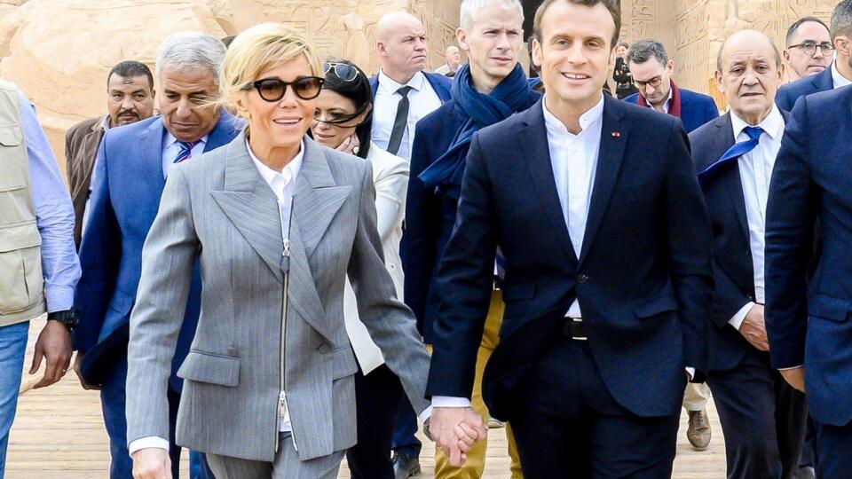 Prezident Emmanuel Macron a jeho manželka Brigitte Macron navštívili Egypt. 