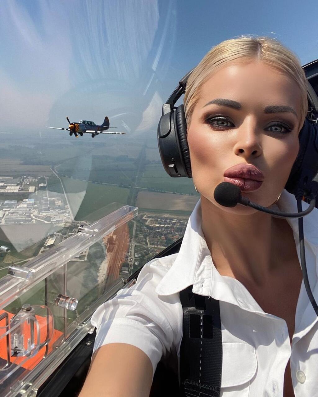 Silvia Kucherenko v lietadle