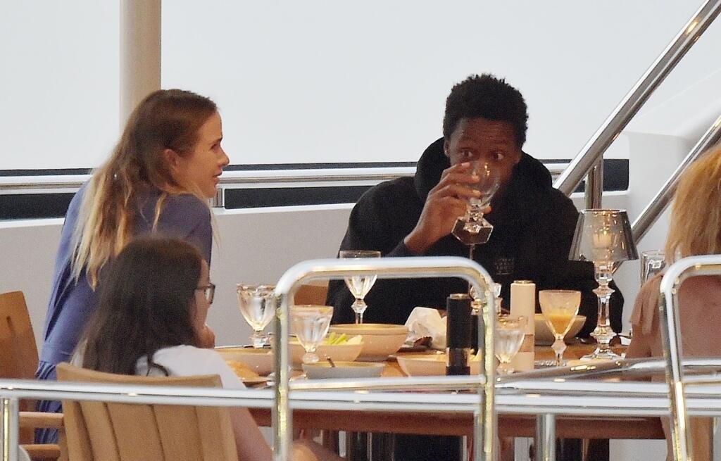 Monfils a Svitolinová vyrazili na spoločnú dovolenku do talianskeho Portofino. Na tenisový párik číhali všadeprítomní paparazzi fotografi.