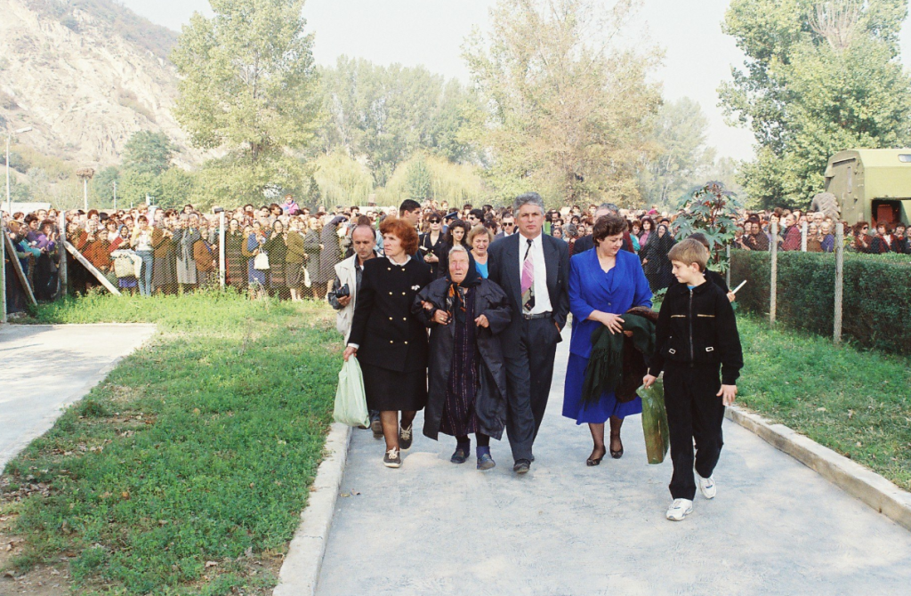 Za Babou Vangou chodilo neustále množstvo návštevníkov.