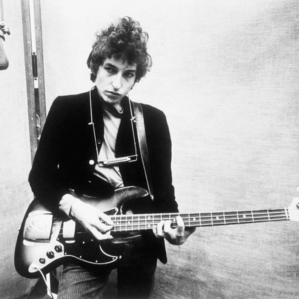 (Original Caption) File poses of Bob Dylan in 1968-1969. Eat the document, an anti documentary remembrance of Bob Dylan's 1966 concert tour of Europe, has its American television premiere on WNET/THIRTEEN Friday, August 17, 11:30 p.m. Shot by D.A. Pennebaker and Howard Alk, this film conveys the sense of a private diary, a journey with endless train travel, hotel room rehearsals, and late-night post mortems.