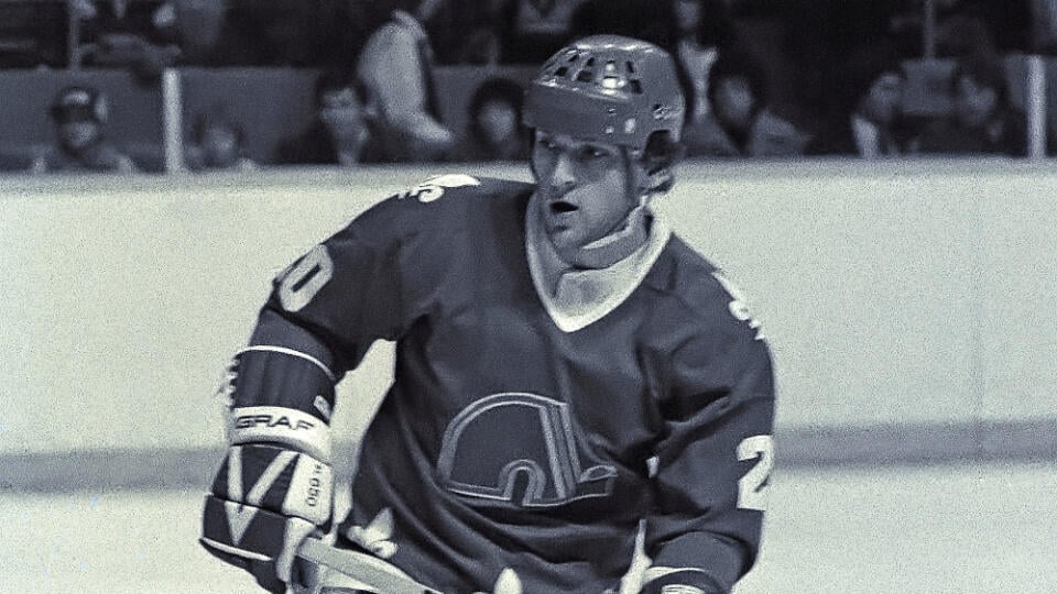 Anton Šťastný v roku 1980 emigroval do Kanady a v drese Quebecu sa stal obrovskou hviezdou NHL.