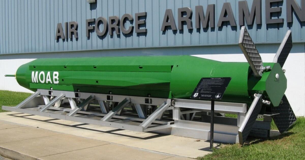 Мать всех бомб. GBU-43/B massive Ordnance Air Blast. GBU-43/B massive Ordnance Air Blast фото. Moab бомба.