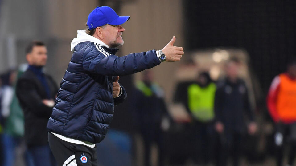 Na snímke tréner Vladimír Weiss st. (Bratislava) v zápase 7. kola skupiny o titul futbalovej Fortuna ligy medzi ŠK Slovan Bratislava - FC Spartak Trnava v piatok 28. apríla 2023 v Bratislave. FOTO TASR - Michal Svítok