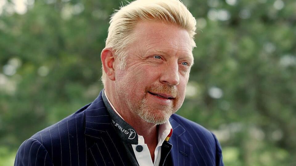 Legendárny tenista Boris Becker si často neberie servítku pred ústa a svojimi vyhláseniami si neraz zarobil na poriadny problém.