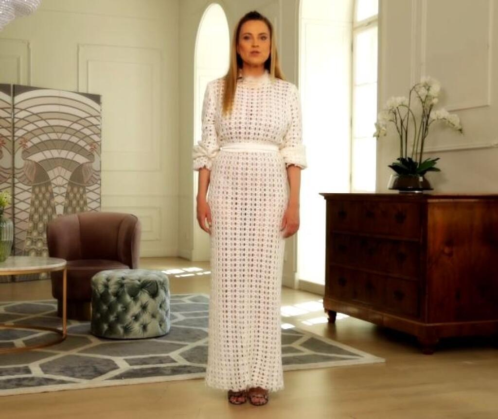 Erika Judínyová si obliekla dlhé priesvitné šaty.