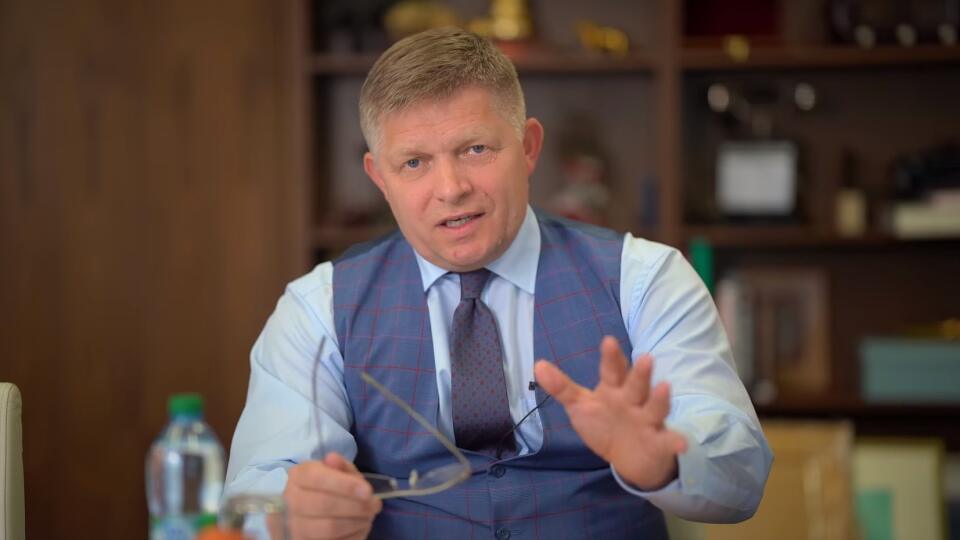 Šéf opozičnej strany Smer Robert Fico predstavil termín ďalších protivládnych protestov. Ficovi sa nepozdávajú vládne opatrenia a očkovanie považuje za povinné.