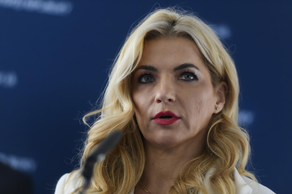Na snímke ministerka kultúry SR Martina Šimkovičová (nominantka SNS) počas tlačovej konferencie po výjazdovom rokovaní vlády v Dolnej Krupej, okres Trnava 24. apríla 2024. FOTO TASR - Jaroslav Novák