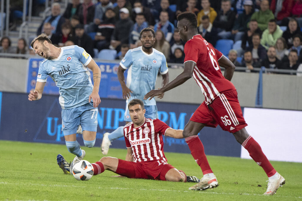 Prekvapiví nezáujem o lístky však ohlásil grécky majster, ktorý nepožiadal Slovan o lístky pre svojich fanúšikov.