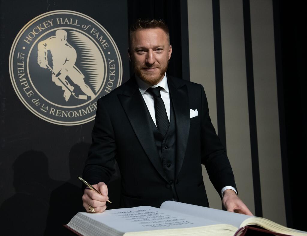 Je to definitívne. Marián Hossa sa stal tretím Slovákom v Sieni slávy v Toronte.