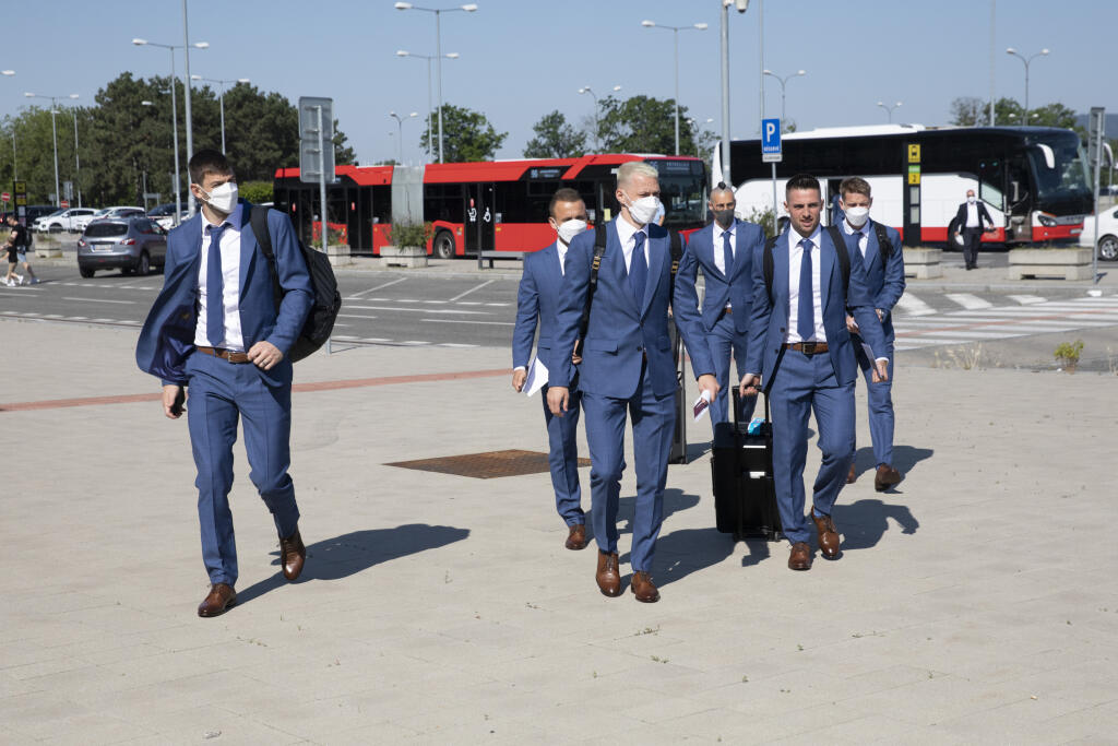 Odlet slovenských futbalových reprezentantov na majstrovstvá Európy 2021 do Petrohradu