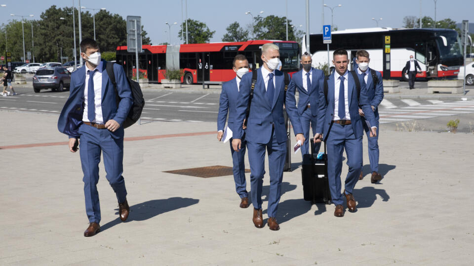 Odlet slovenských futbalových reprezentantov na majstrovstvá Európy 2021 do Petrohradu