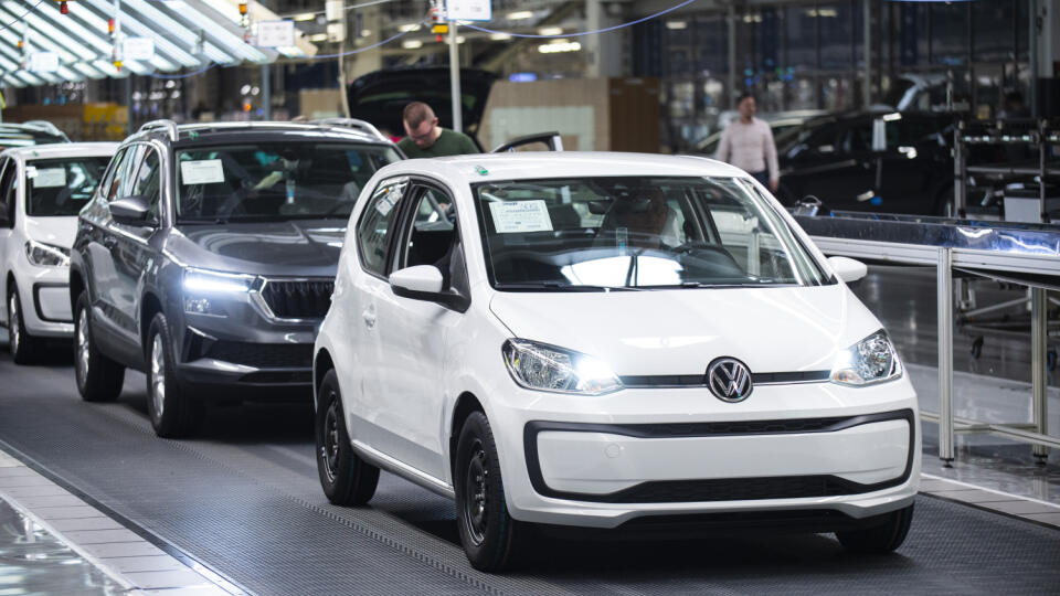 Na snímke výrobná linka spoločnosti Volkswagen Slovakia 24. marca 2023 v Bratislave. FOTO TASR - Jakub Kotian