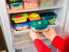 Máme ich bežne v chladničke: 10 potravín, ktoré sa v nej menia na jed