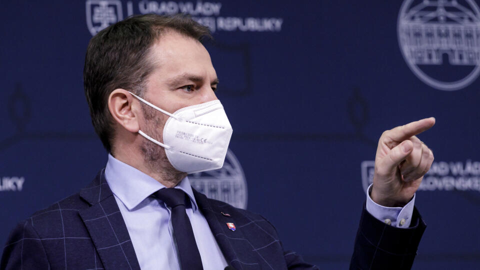 Na snímke podpredseda vlády a minister financií SR Igor Matovič počas tlačového brífingu na tému Sputnik V, dosť bolo klamstiev v Bratislave 15. apríla 2021. FOTO TASR - Dano Veselský