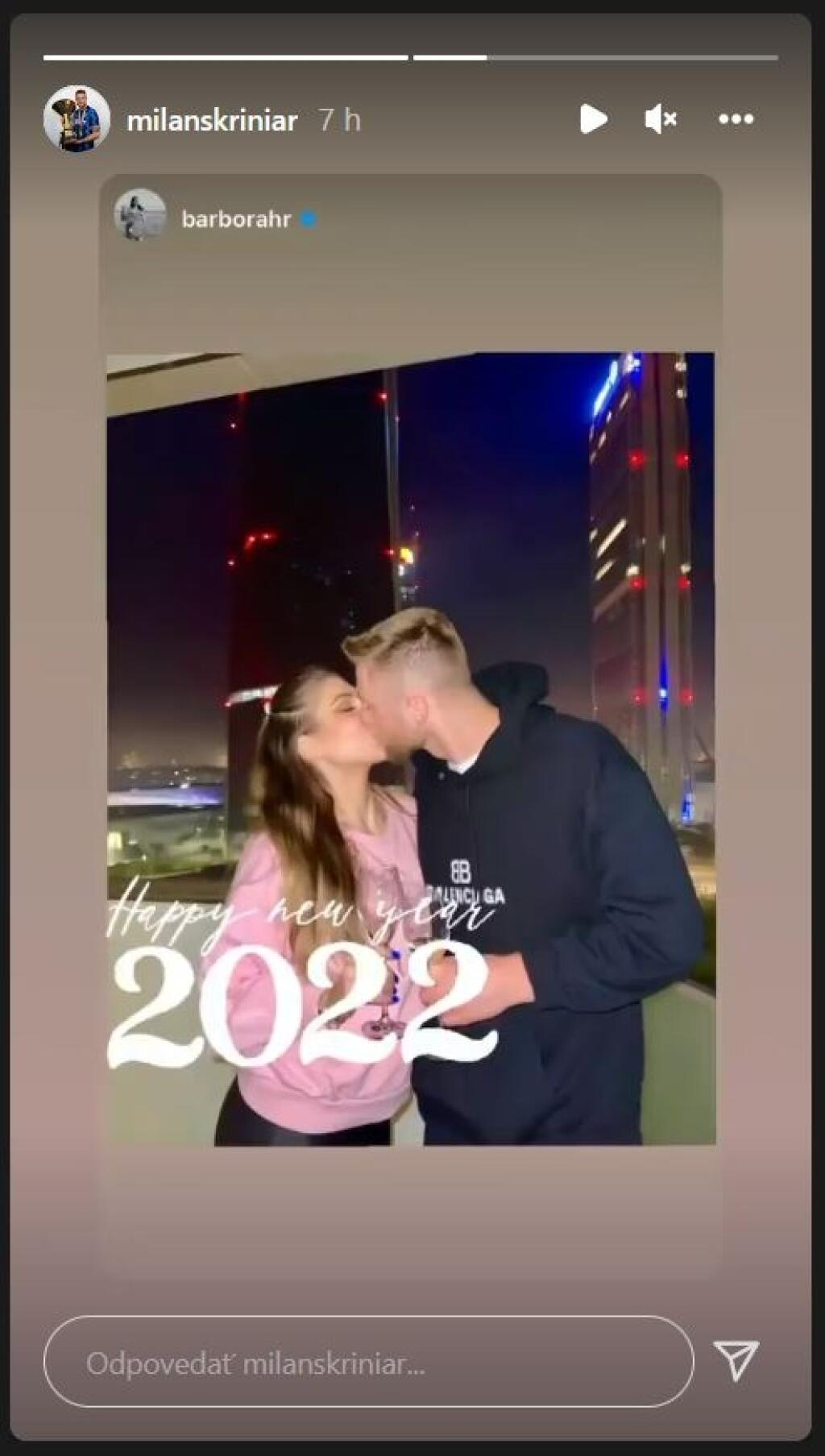 Milan Škriniar a jeho romantický novoročný pozdrav s partnerkou Barborou.