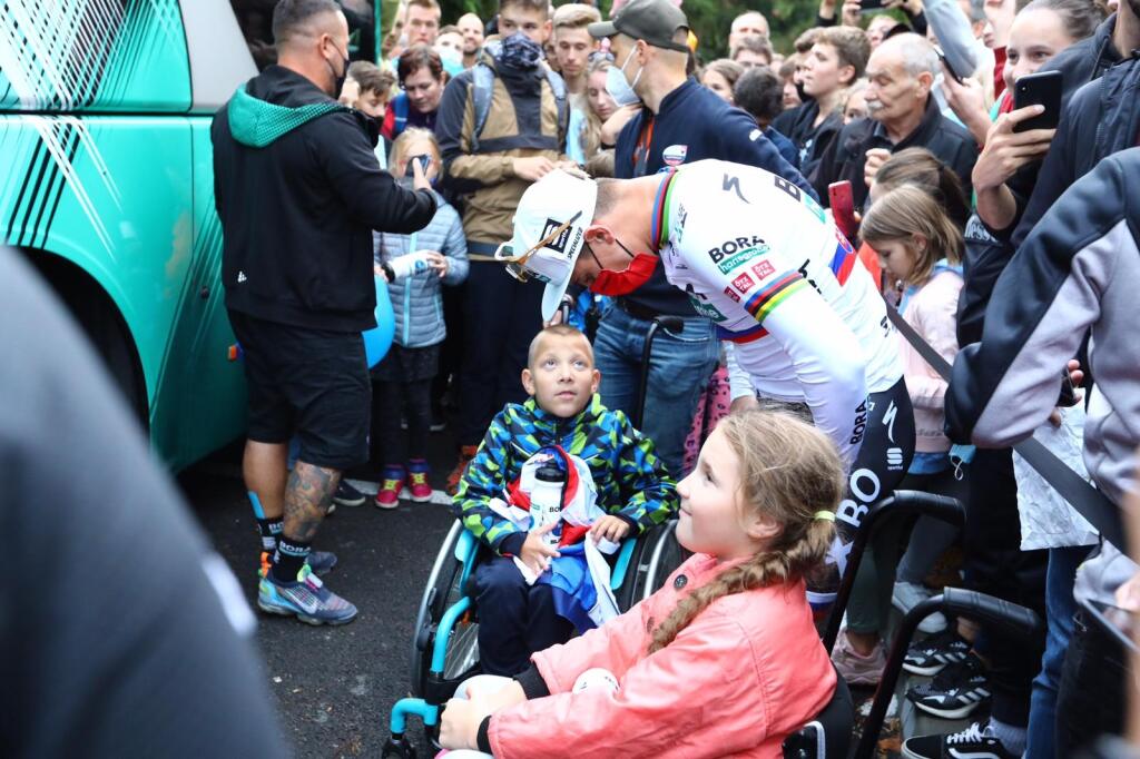 Peter Sagan urobil radosť fanúšikom podpismi a fotografiami