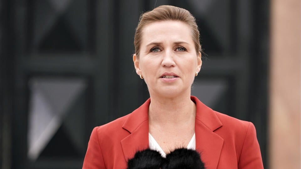 WA 36 Kodaň - Dánska premiérka Mette Frederiksenová počas tlačovej konferencie v Kodani v stredu 5. októbra 2022. Frederiksenová oznámila, že predčasné parlamentné voľby, sa budú konať 1. novembra. FOTO TASR/AP
Denmark's Prime Minister Mette Frederiksen gives a press conference in front of Marienborg in Copenhagen, Denmark Wednesday Oct. 5, 2022. Denmark's Prime Minister has announced a General Election to be held at November 1, 2022. (Liselotte Sabroe/Ritzau Scanpix via AP)