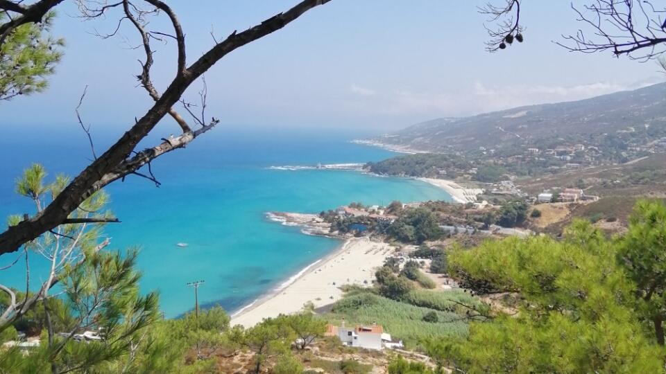 Ikaria je ostrovom krásnych pláží. Medzi najkrajšie patria Messakti, Kampos, Livadi, Armenistis, Faros...