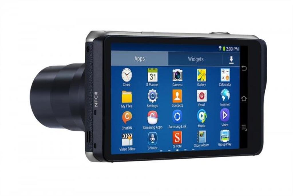 Samsung vyriešil dilemu: má fotoaparát v mobile aj mobil vo fotoaparáte