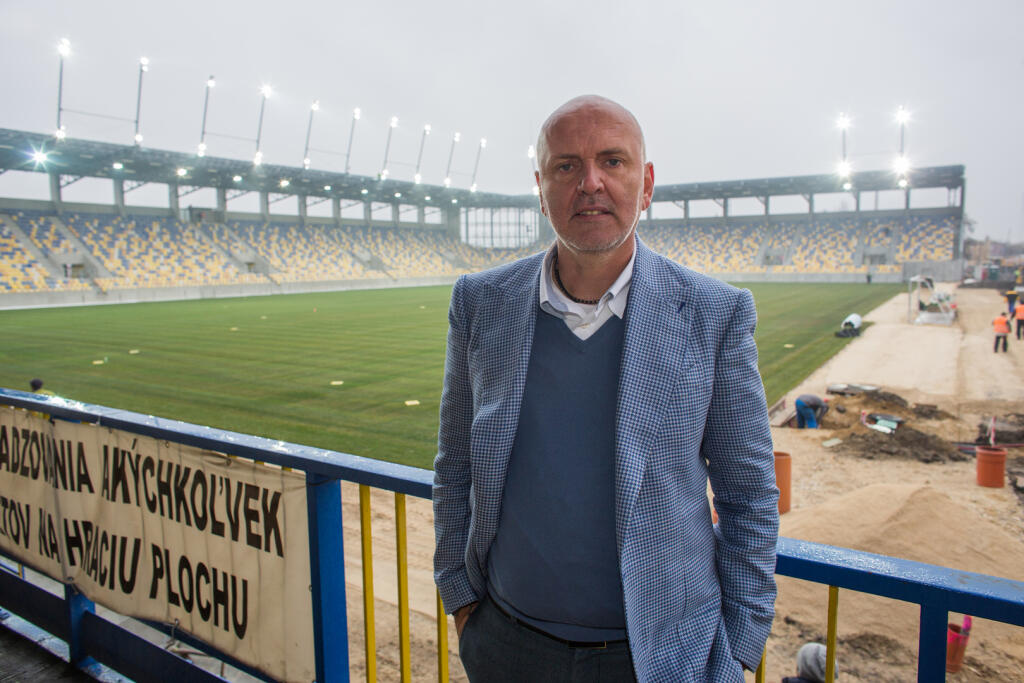 Podľa našich informácií spoluvlastní obrovský hotel, kde mal Jakubko Navara oslavu jedna z firiem mecenáša futbalovej Dunajskej Stredy Oszkár Világi.