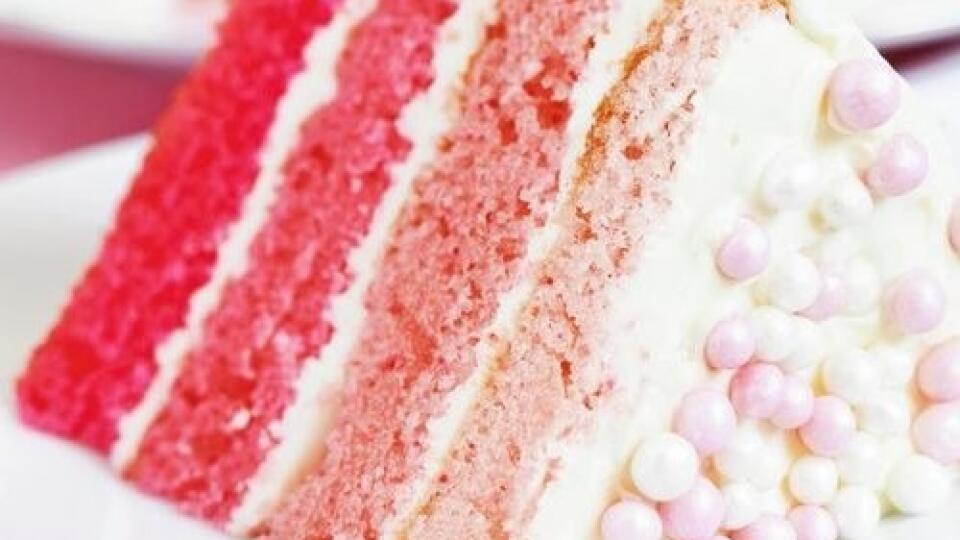 Ružová ombre torta