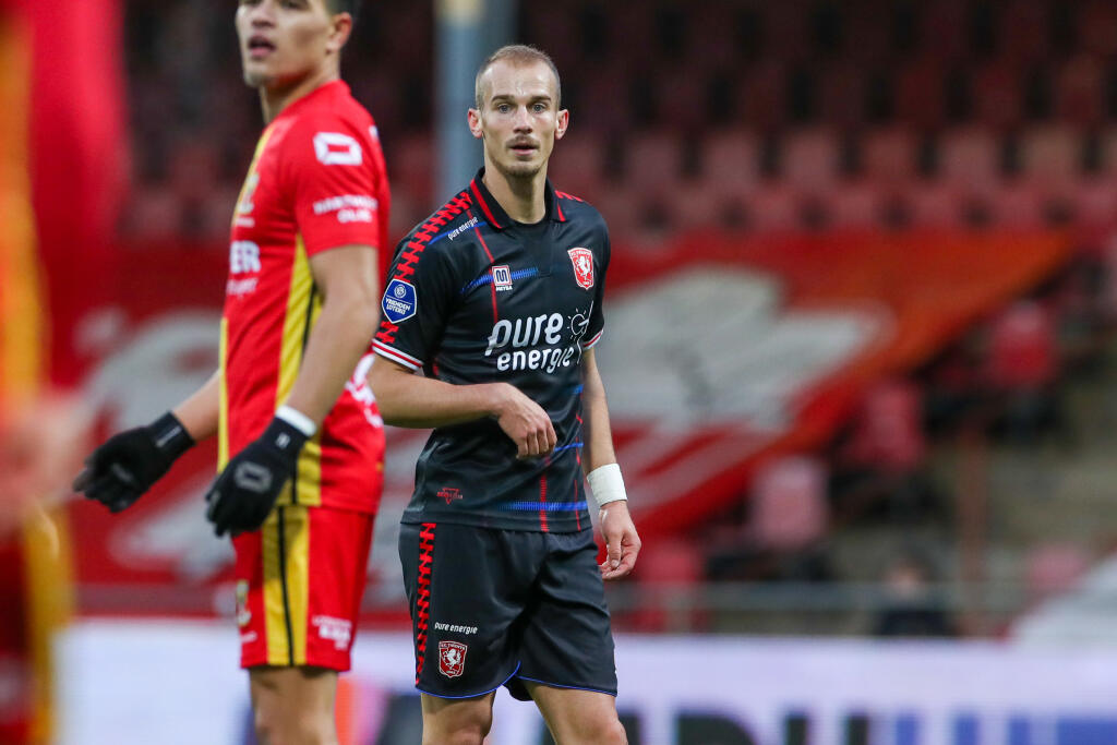 Václav Černý pôsobí už 6 rokov v Holandsku, kde doteraz vystriedal tri kluby. Momentálne oblieka dres Twente Enschede.