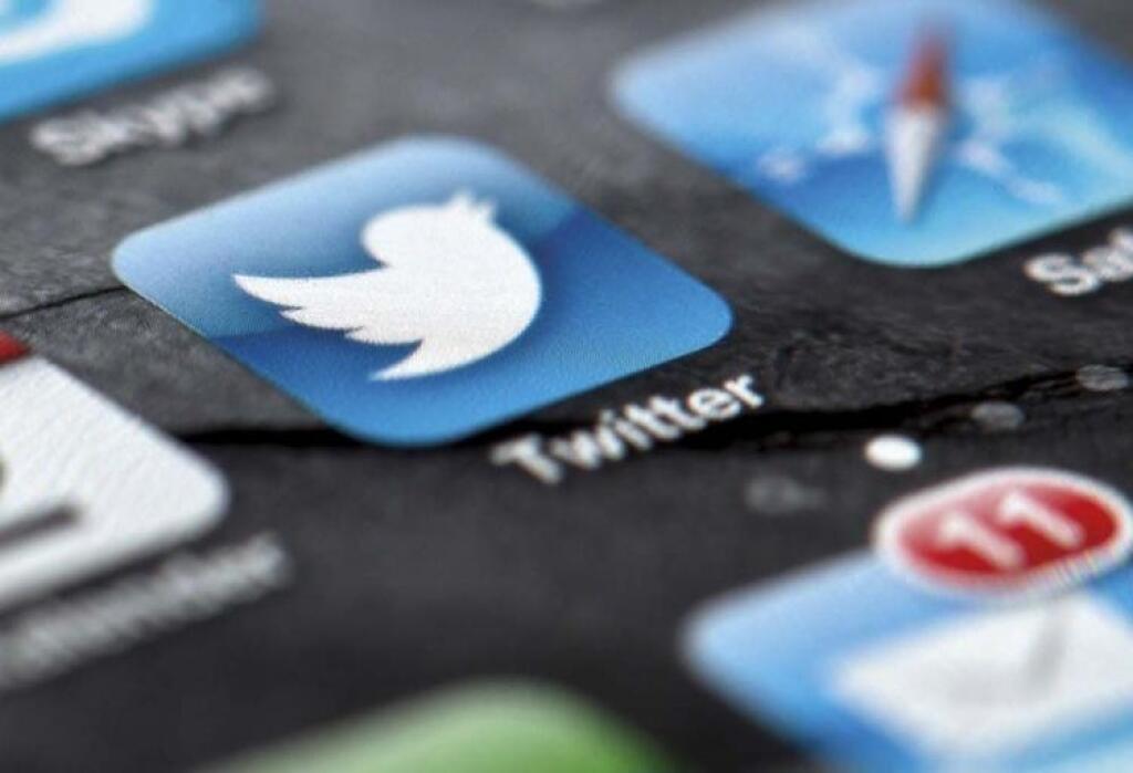 Twitter vyštebotal straty