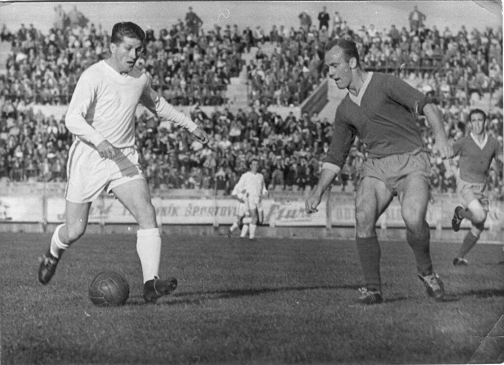 Ladislav Pavlovič a Ján Popluhár v súboji Slovana s Prešovom.