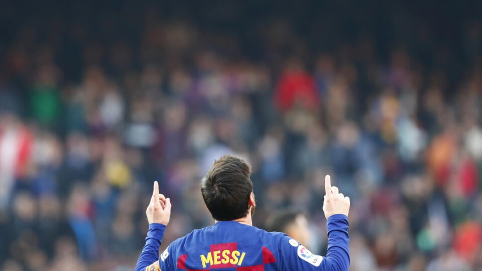 KK60 Barcelona - Futbalista FC Barcelony Lionel Messi sa teší zo svojho gólu v zápase 25. kola španielskej La Ligy FC Barcelona - SD Eibar 22. februára 2020 v Barcelone. FOTO TASR/AP
Barcelona's Lionel Messi celebrates after scoring his side's opening goal during a Spanish La Liga soccer match between Barcelona and Eibar at the Camp Nou stadium in Barcelona, Spain, Saturday Feb. 22, 2020. (AP Photo/Joan Monfort)