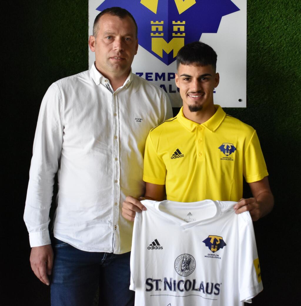 Novou posilou slovenského futbalového klubu MFK Zemplín Michalovce sa stal Španiel Brian Peňa Perez-Vico.