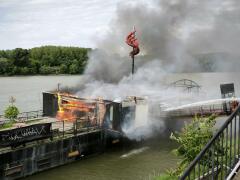 Zvrat v prípade požiaru párty lodi na Dunaji: Technickú poruchu vylúčili a začali stíhanie!