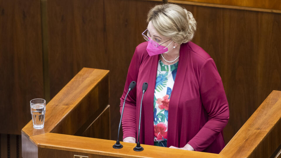 Na snímke poslankyňa NRSR Anna Záborská (OĽaNO) počas rokovania 32. schôdze Národnej rady SR v Bratislave 22. júna 2021. FOTO TASR - Jaroslav Novák