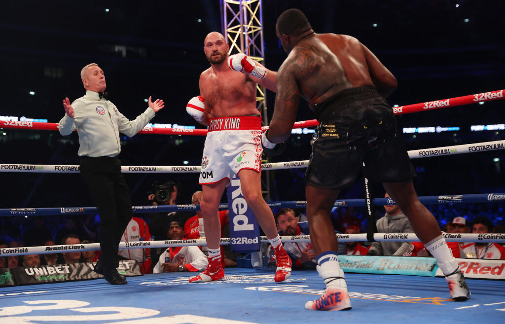 Tyson Fury na legendárnom poslednom stretnutí v kariére s Dilianom Whytom.