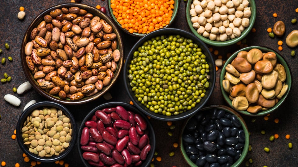 Legumes,,Lentils,,Chikpea,And,Beans,Assortment,In,Different,Bowls,On