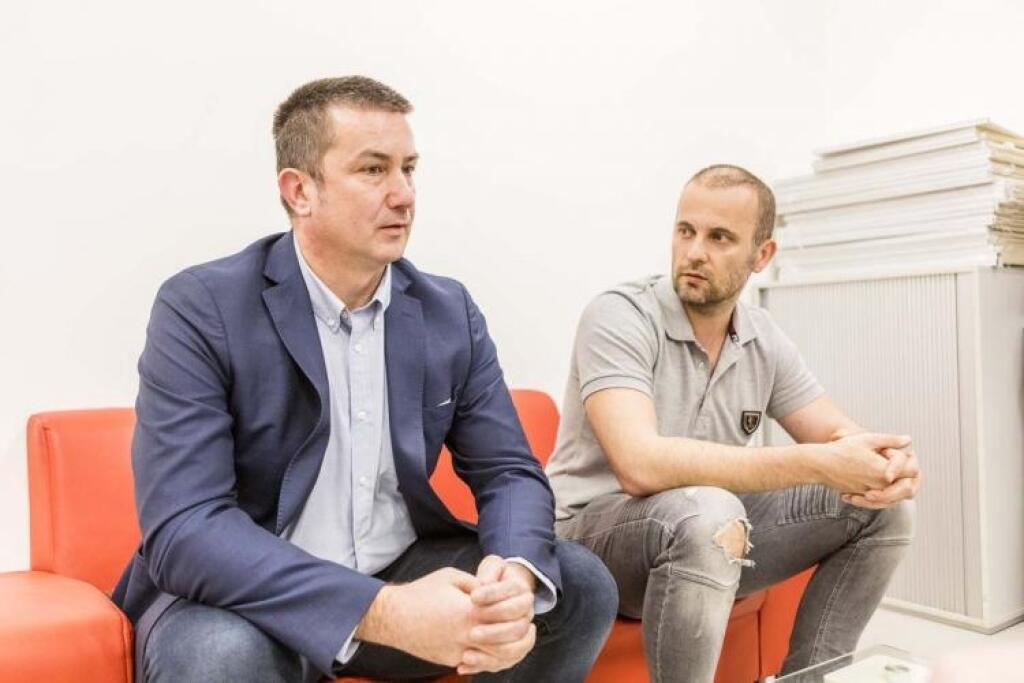 Ako si malí zúriví akcionári vydupali od Širokého jeden z najväčších hotelov v krajine