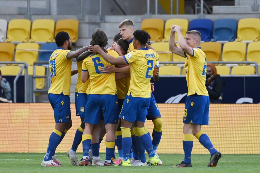 Trnavský Spartak remizoval doma s rumunským Sepsi OSK 0:0 a DAC Dunajská Streda podľahol Partizanu Belehrad na súperovej pôde 0:1.