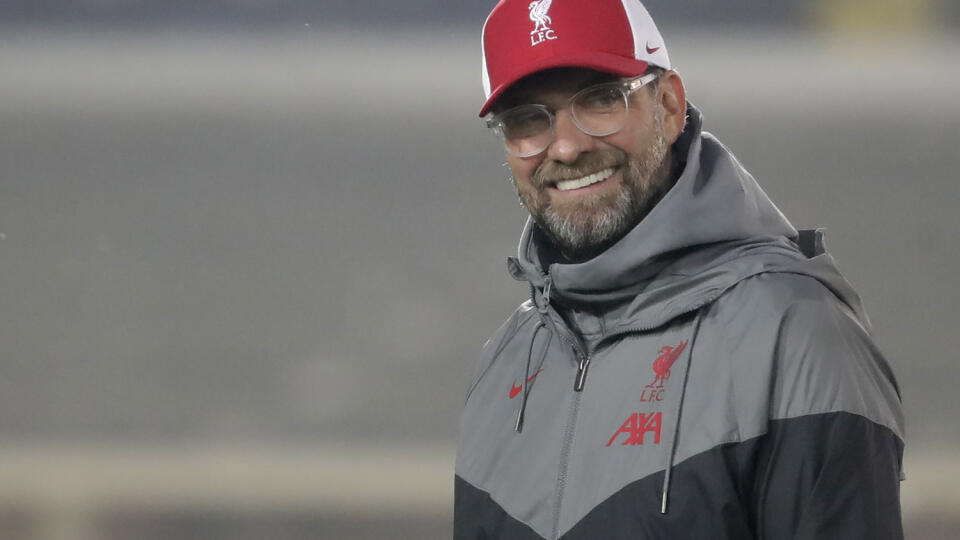 EBE 29 Bergamo - Na snímke tréner Liverpoolu Jürgen Klopp sa usmieva pred zápasom D-skuiny 3. kola Ligy majstrov vo futbale Atalanta Bergamo - FC Liverpool v Bergame 3. novembra 2020. FOTO TASR/AP
Liverpool's manager Jurgen Klopp smiles before the Champions League, group D soccer match between Atalanta and Liverpool, at the Gewiss Stadium in Bergamo, Italy, Tuesday, Nov. 3, 2020. (AP Photo/Luca Bruno)