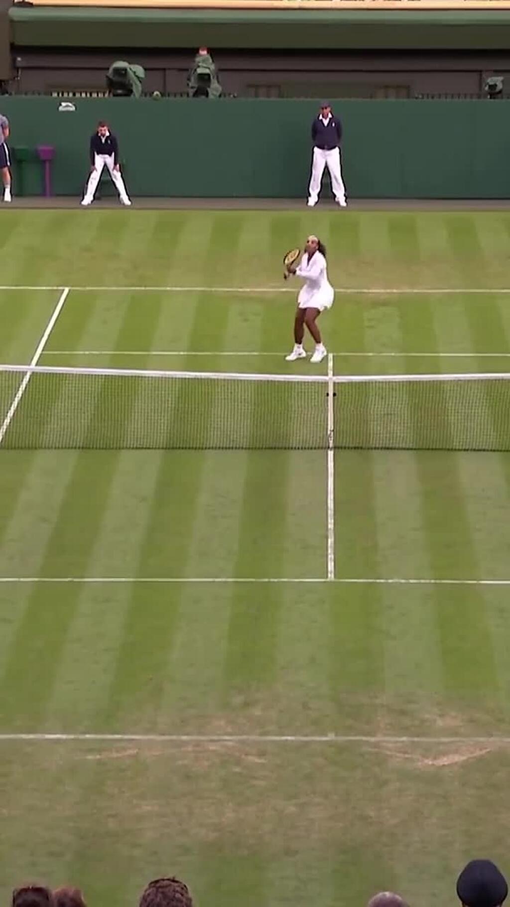 FOTO Nepozerajte sa na kurt, ale do hľadiska! Toto sú najsexi partneri tenistov na Wimbledone