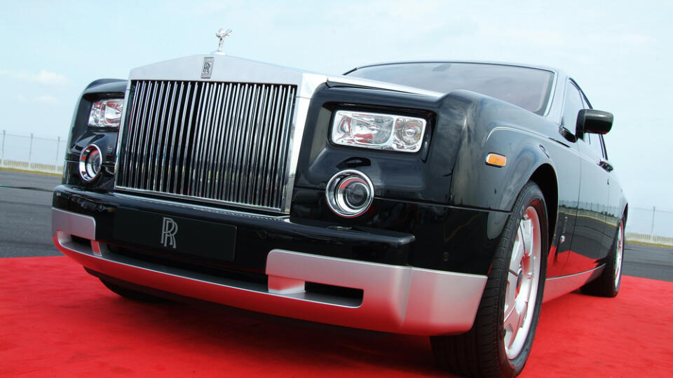Tipnite si, komu patria tieto automobilové logá!