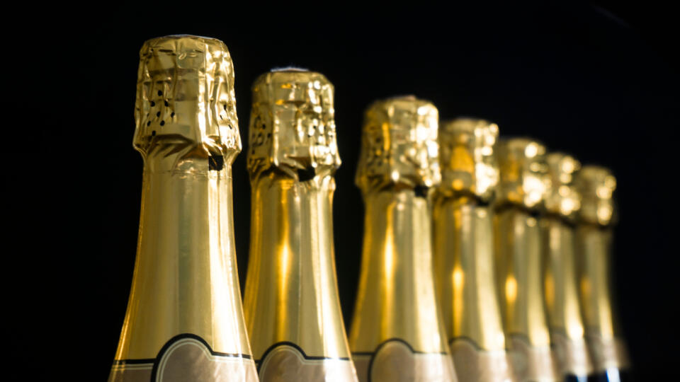 Collection,Of,Champagne,Or,Prosecco,Bottles